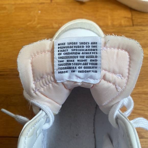 Women’s size 8 Nike blazer - Picture 5 of 6